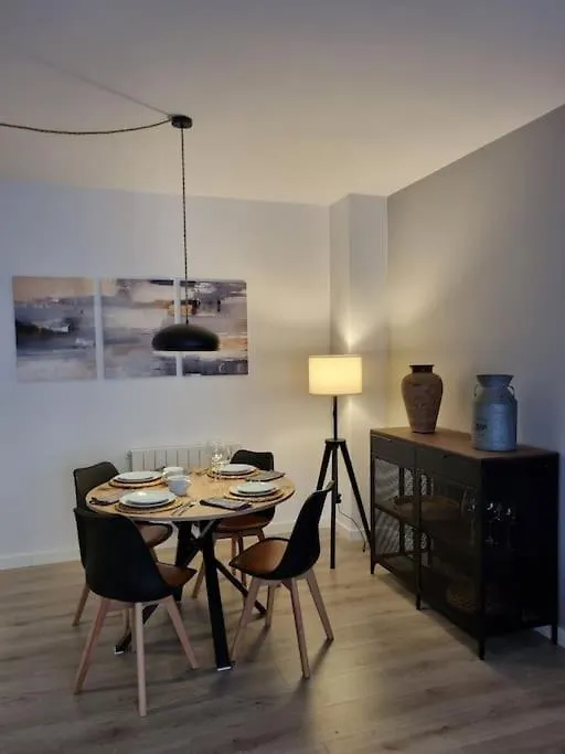 Qehome Confort Y Parquing En El Centro De Manresa Apartment